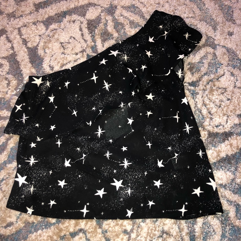 Love,Fire One-Shoulder Star Print Popover blouse